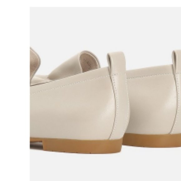 Flat shoes